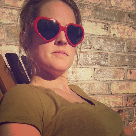 Meet your Posher, Ashley - Picture 1 of 1